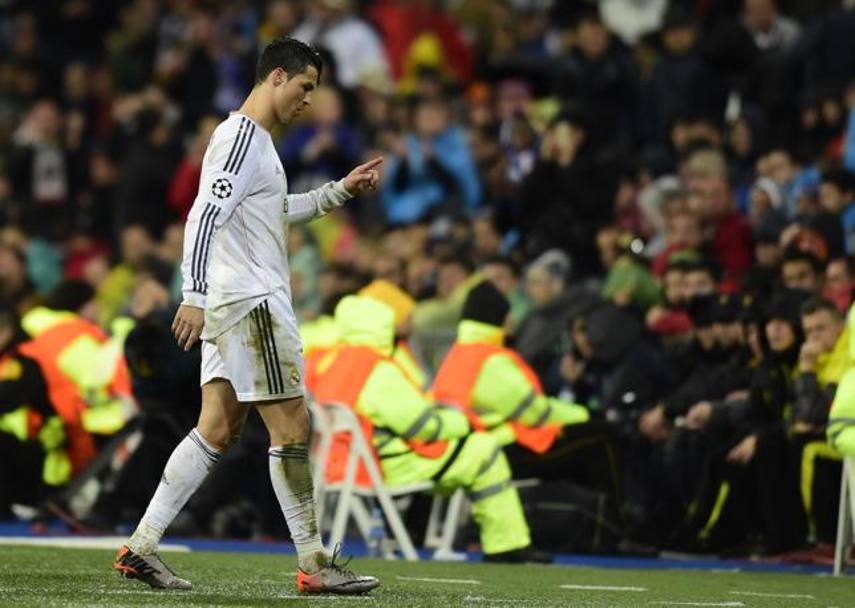 Anche per Cristiano Ronaldo la serata finisce in anticipo: sostituito dopo aver preso un pestone. Afp